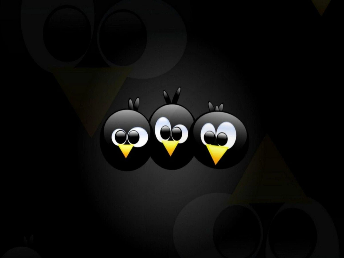 Tre sfere che rappresentano Tux il pinguino di Linux
