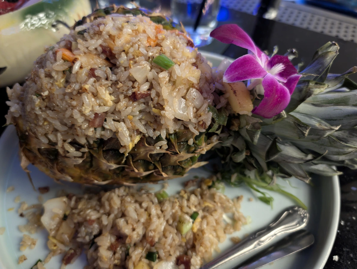 Pineapple fried rice w/shrimp