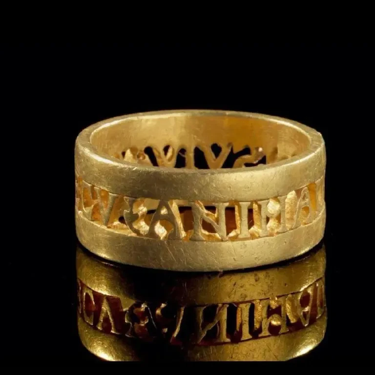 Golden ring with inscription, Roman, 4th century AD