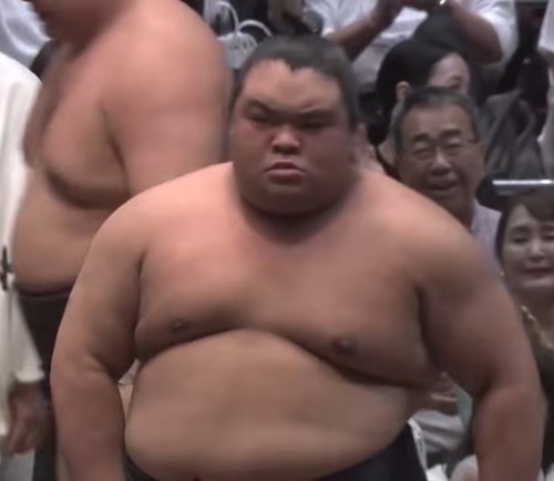 F4JDQoHWds6fewY.jpg