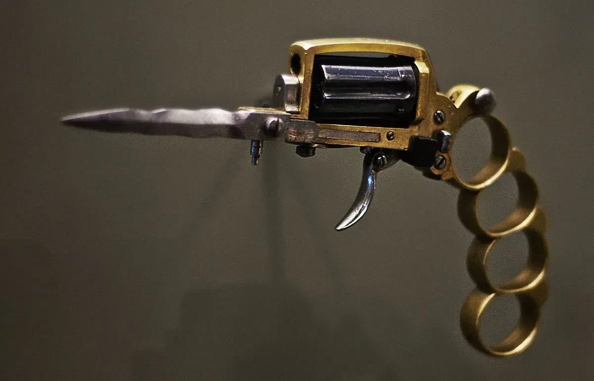 'Apache' revolver used by French gangsters, pre-WW1