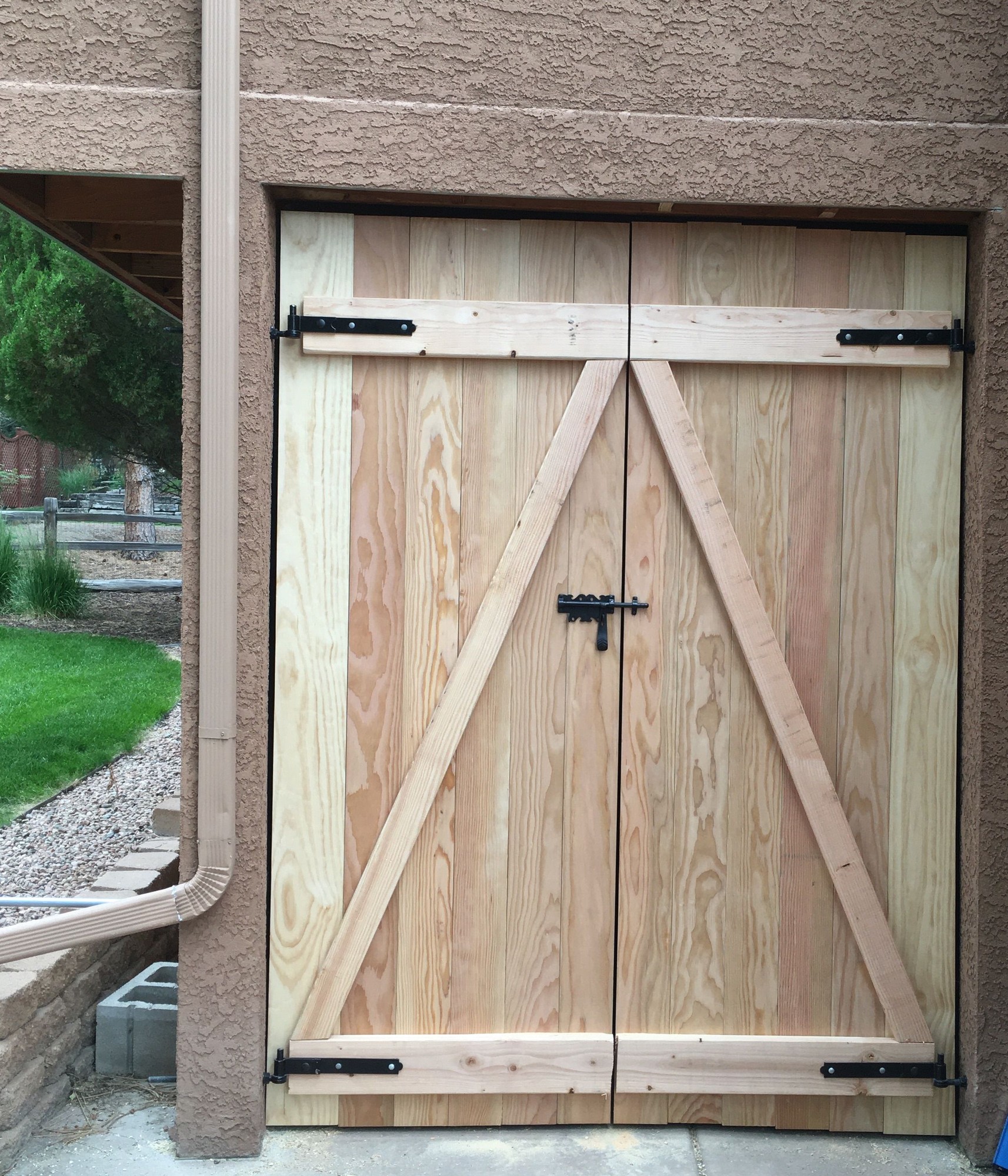 single diagonal door