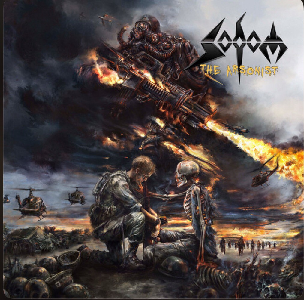 Cover Sodom The Arsonist zeigt eine Kriegsszene mit Soldat und Skelett