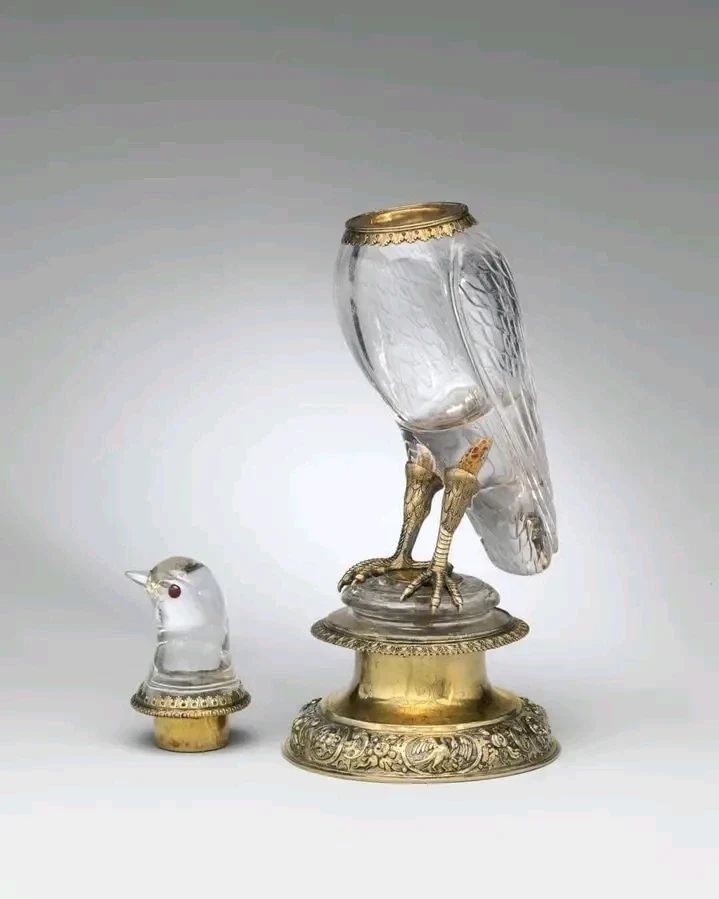 Rock crystal vessel in the shape of a bird, with gilded silver decoration and ruby eyes, Germany, ~1580 AD