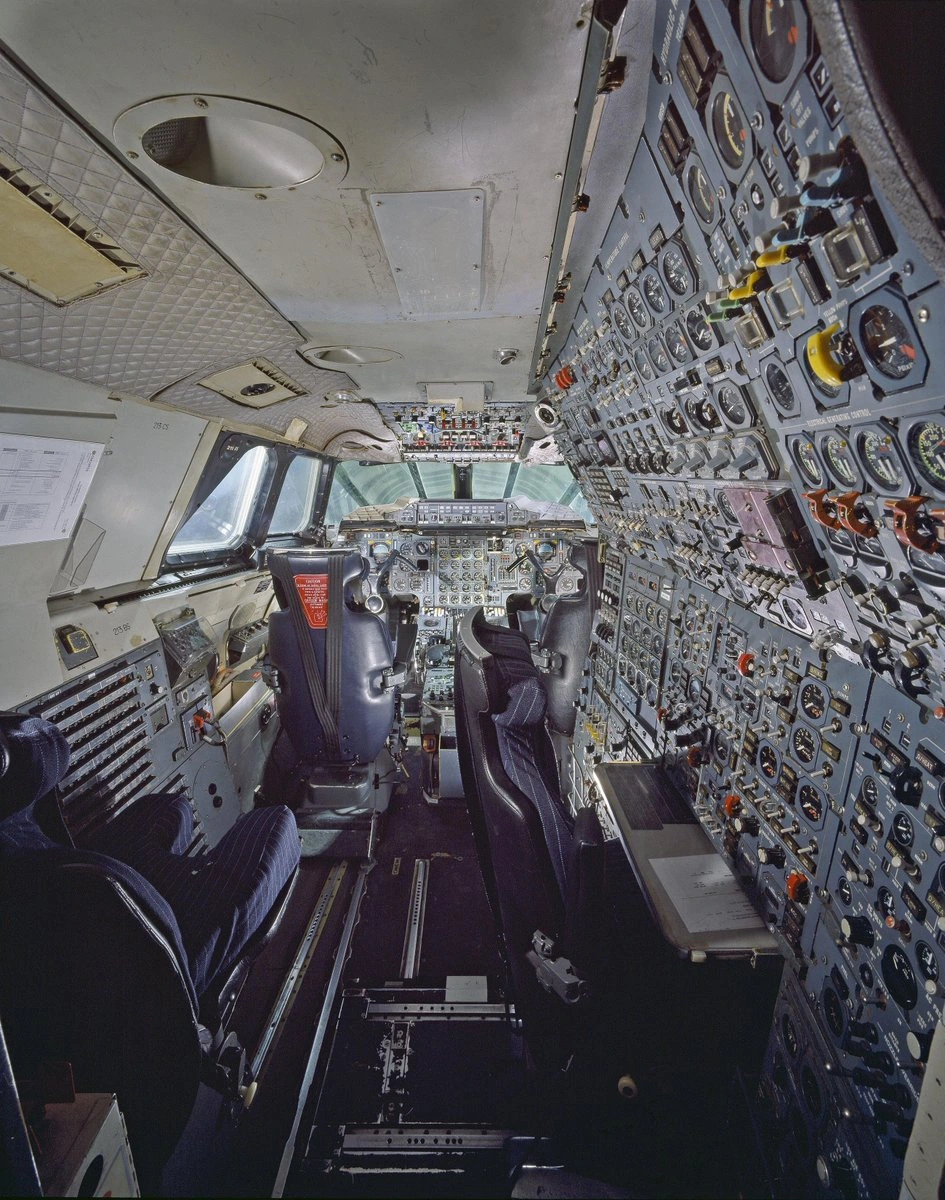 Concorde cockpit in a museum