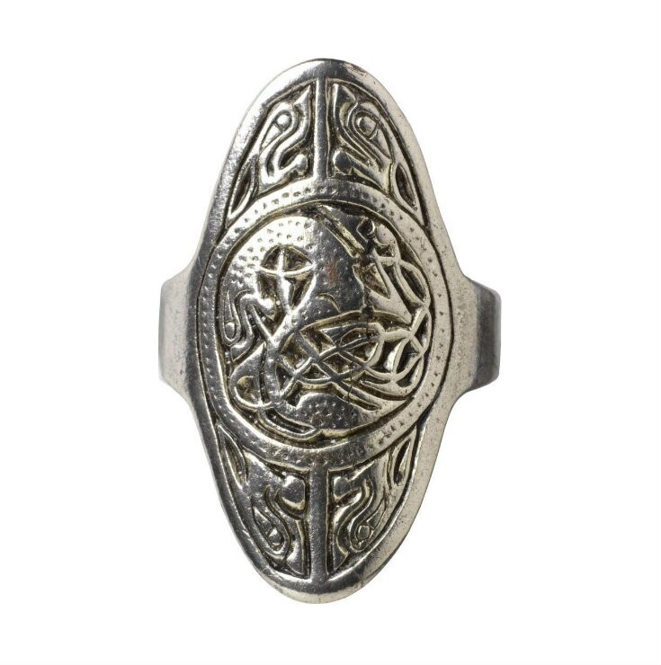 Engraved Anglo-Saxon silver ring, 775-850 AD