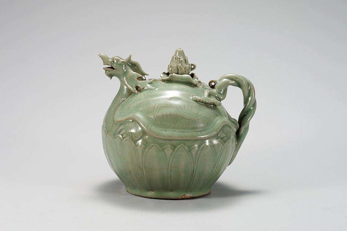 Dragon/turtle shaped teapot, Korea, 10th-14th century AD