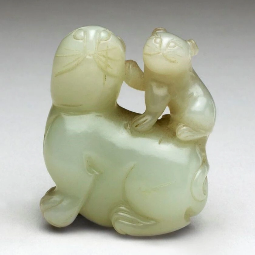 Jade figurine of one cat atop another, China, 19th century AD?