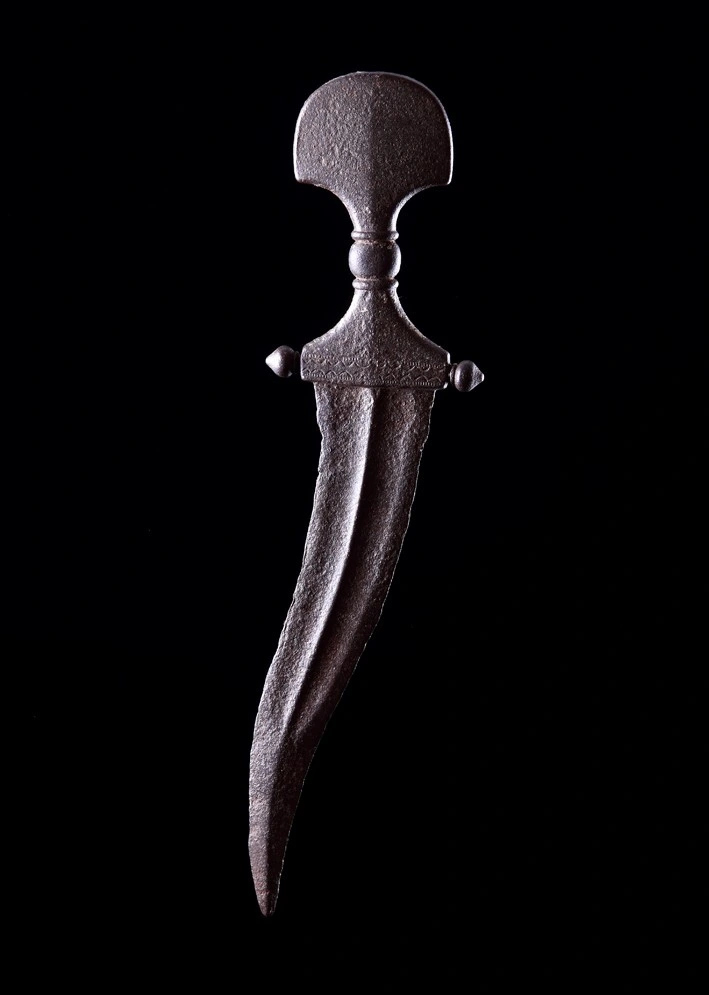 Dagger made of a single piece of iron, India, 16th century AD