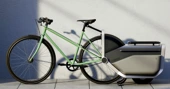 Self-steering trailer converts regular bikes into e-assist cargo haulers